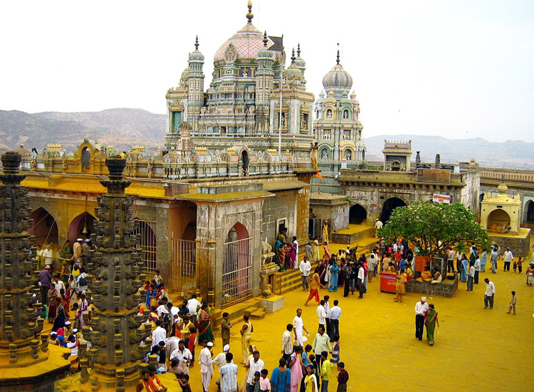 Malhar Goutameshwar Temple Jejuri