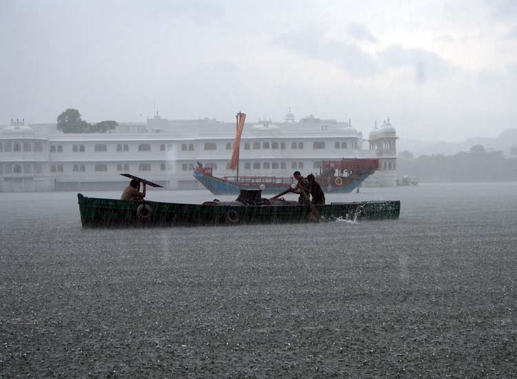 lake pichola boat ride