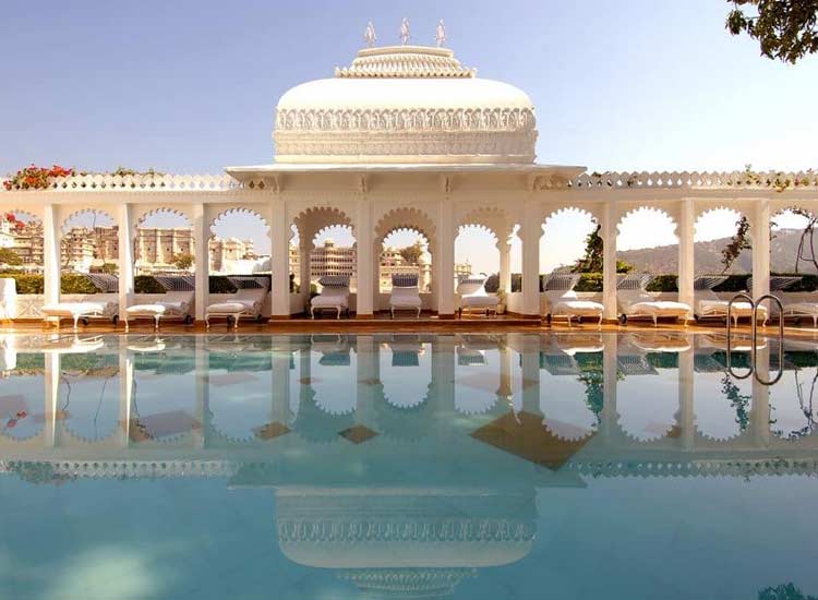 taj lake palace in udaipur