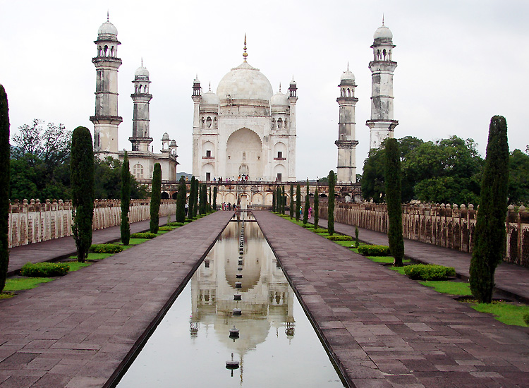 Bibi-ka-Maqbara of Aurangabad