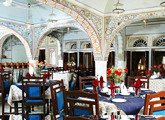 castle mandawa hotel dining room