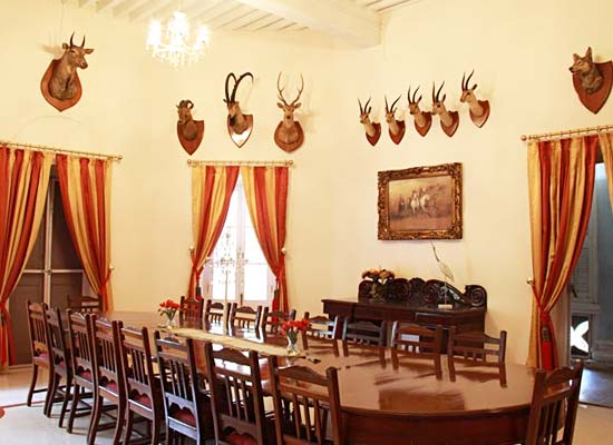 dining area at Riverside Palace 