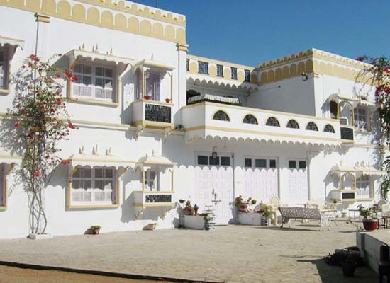 Garden Palace Hotel Gujarat Outside
