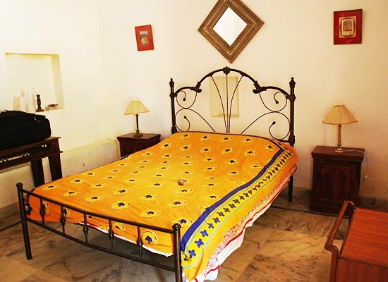 Darbargadh poshina bedroom