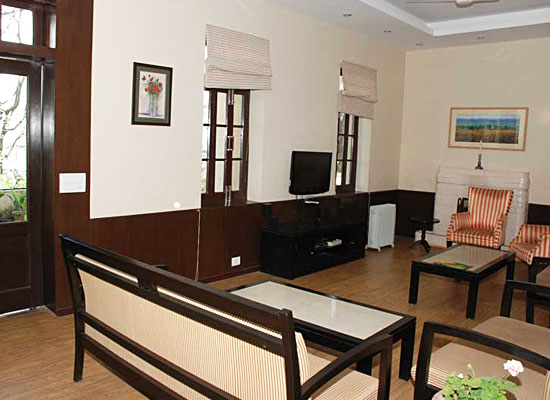 Hotel Alasia kasauli living area