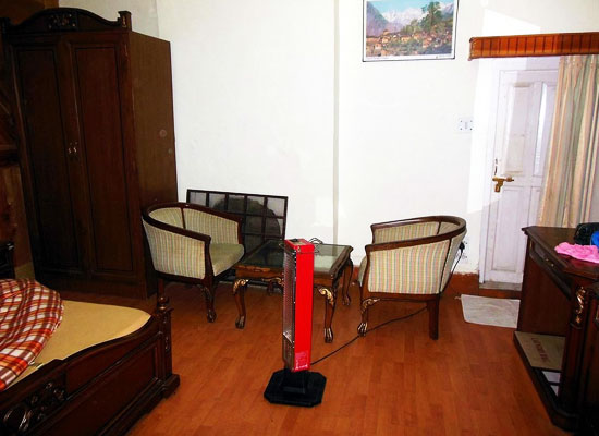 Hotel Castle Naggar bedroom