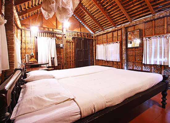 Keraleeyam Heritage Home and Ayurvedic Resort Alleppey Room