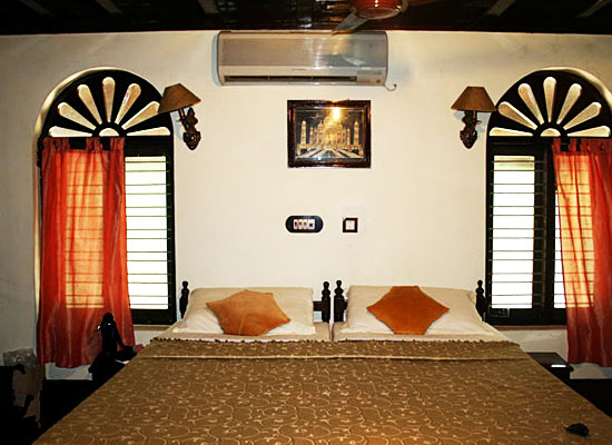 Emerald Isle Heritage Home alleppey bedroom view