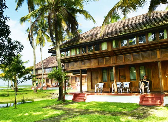  Coconut Lagoon Resort kumarakom facade