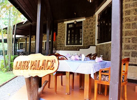 Lake Palace thekkady sitting area