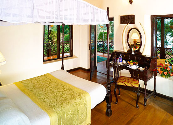 Lake Palace thekkady bedroom