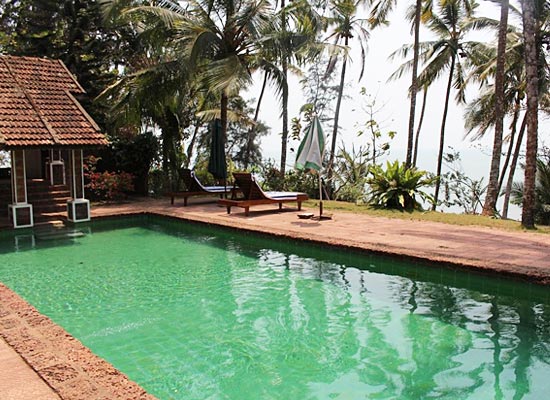 Ayisha Manzil Kozhikode, Kerala Poolside