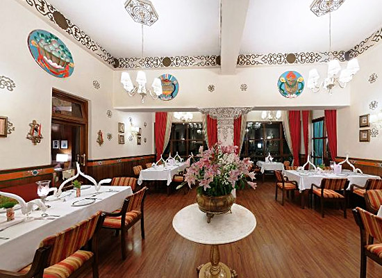Hotel Nor Khill gangtok dining area