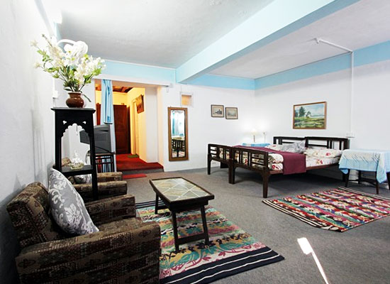 Hotel Carlton Plaisance mussoorie bedroom