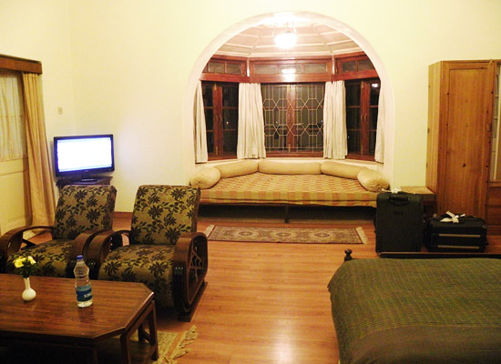 Hotel Padmini Nivas mussoorie sitting area