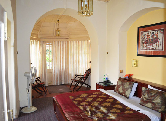 Hotel Padmini Nivas mussoorie bedroom