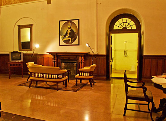 Hotel Baradari Palace patiala living area