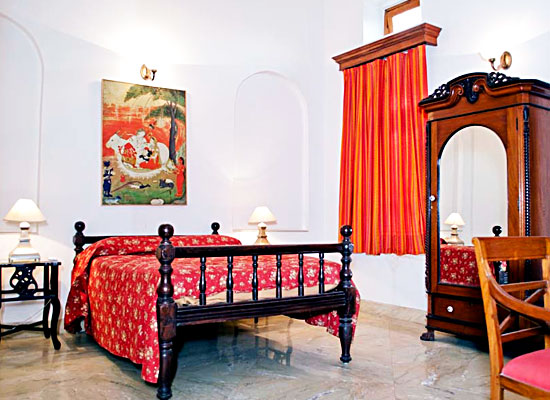 Hotel Baradari Palace patiala bedroom