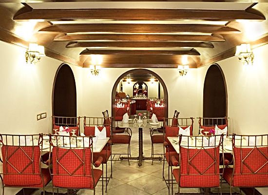 Hotel Sariska Palace alwer dining area