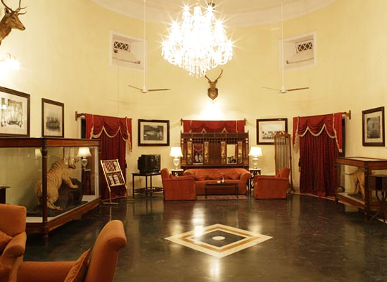 Hotel Sariska Palace alwer living room