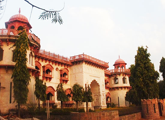 Hammeer Garhi Heritage Resort Khajuraho Outside View