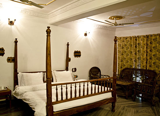 Hammeer Garhi Heritage Resort Khajuraho Room