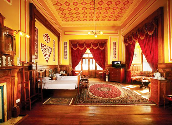 Ferrnhills Royale Palace Ooty Room