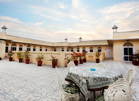 Alsisar Haveli Hotel Jaipur Facade