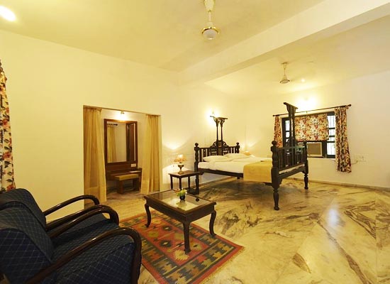 A Home for Nature Lovers Vadodara Room