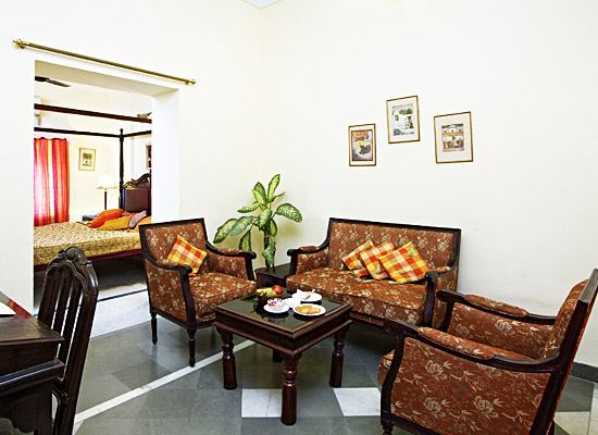 chirmi palace hotel jaipur living area