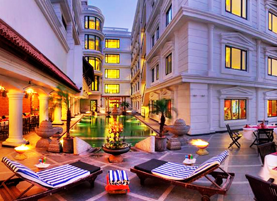 Anandha Inn Pondicherry Poolside