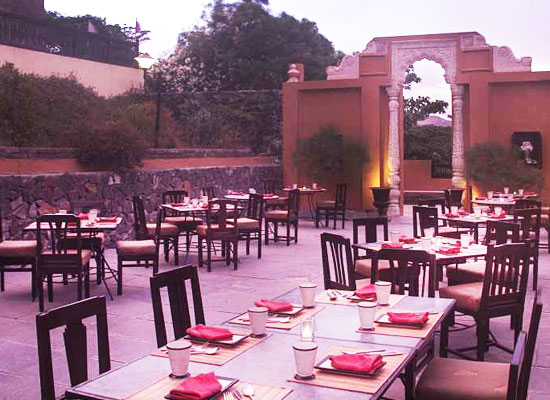 Fort Jadhavgarh Pune dining