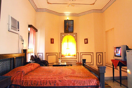 Hotel Heritage Mandawa shekhawati bedroom side view