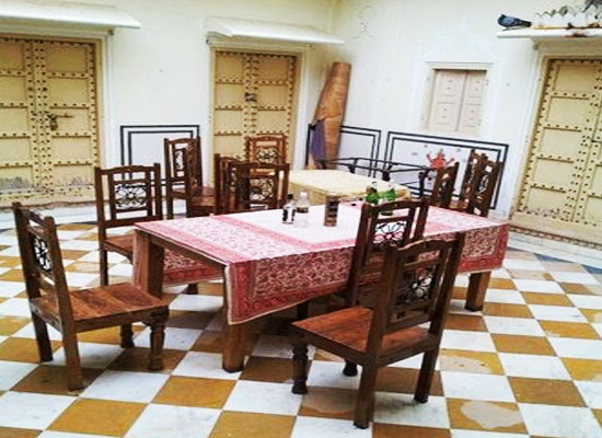 lal mahal palace jaipur sitting area