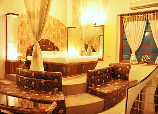 Hotel Aram jamnagar bedroom