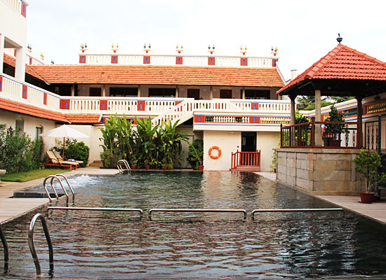 Chidambara Vilas chettinad pool side