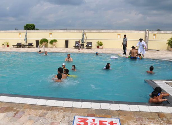 Noor Mahal karnal poolside