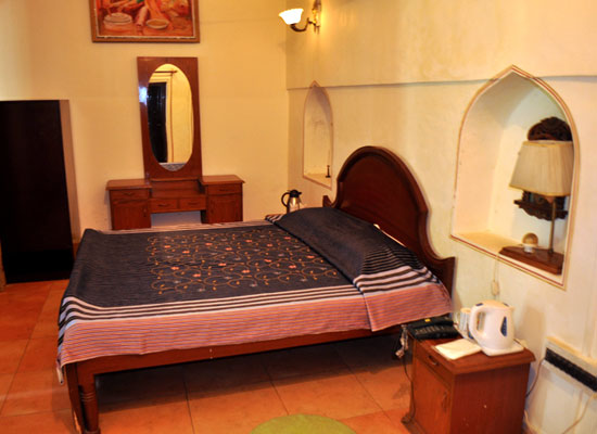 Burja Haveli alwar room