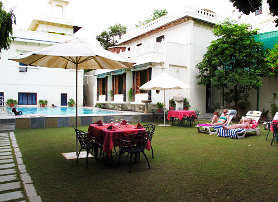 Hotel Mahendra Prakash udaipur ouside area