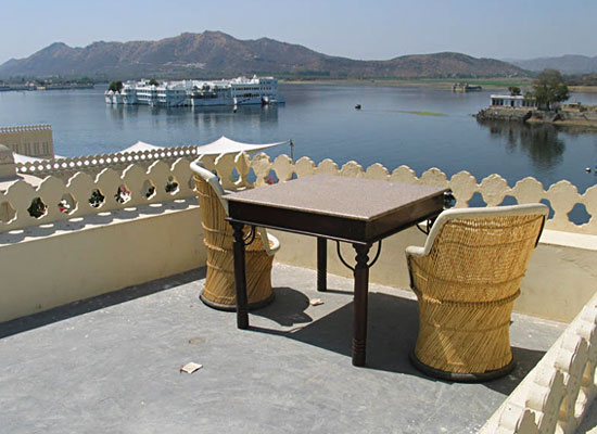 Hotel Aashiya Haveli udaipur roof sitting area