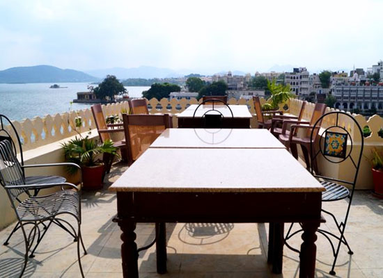 Hotel Aashiya Haveli udaipur roof dining area