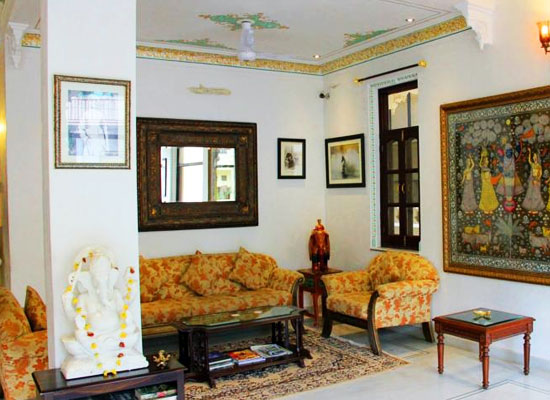 Hotel Boheda Palace udiapur outside sitting area