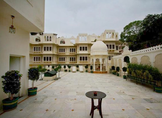 Hotel Swaroop Vilas Udaipur Outside View