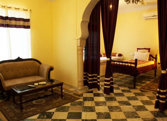 Hotel Raj Mahal orchha sitting area in bedroom