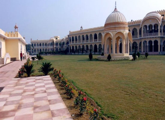 Hotel Raj Mahal orchha facade