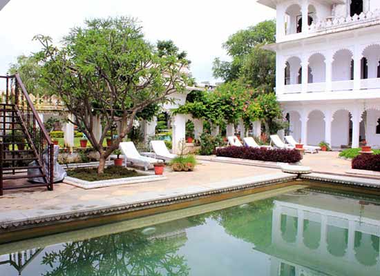 Amet Haveli Udaipur Poolside